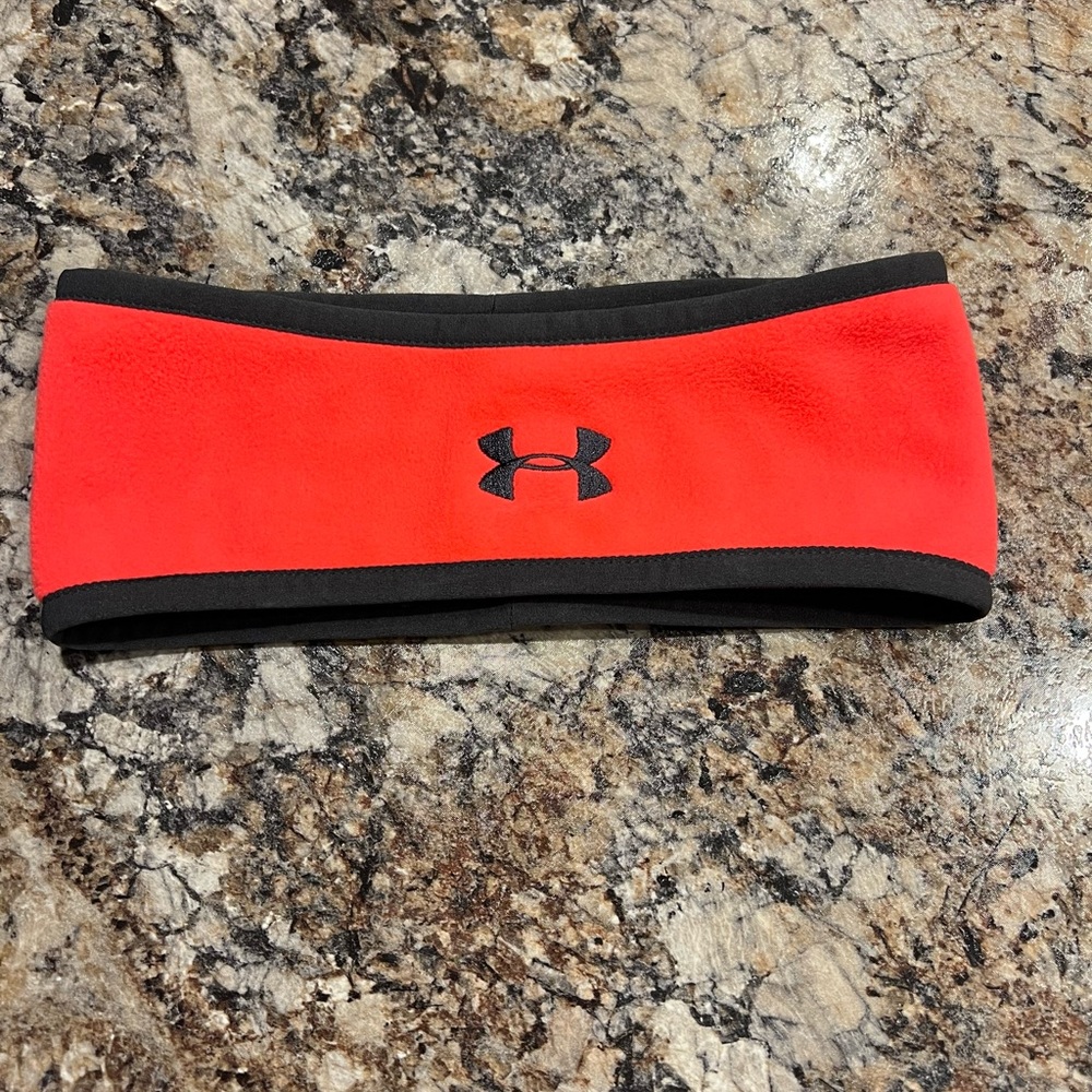 woman’s under armour bright pink winter headband